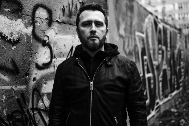 Wojciech Gunia (ur. w 1983 r. w Nowym Sączu) - prozaik, publicysta, tłumacz, a także lemoznawca i popularyzator twórczości Lema.